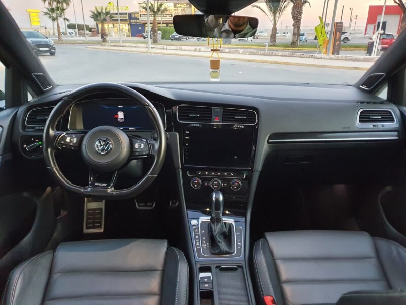 VOLKSWAGEN Golf R310