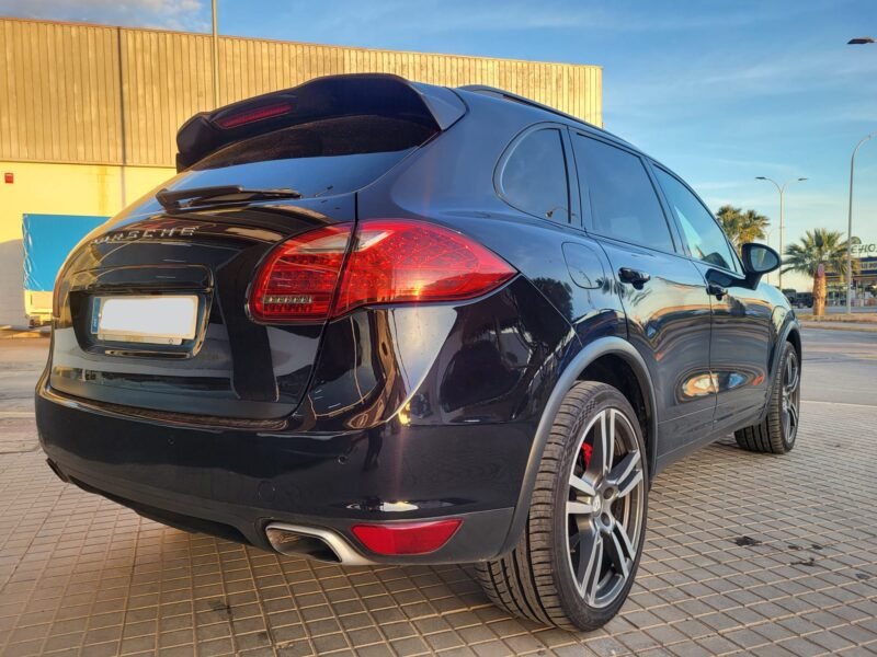 PORSCHE Cayenne 3.0