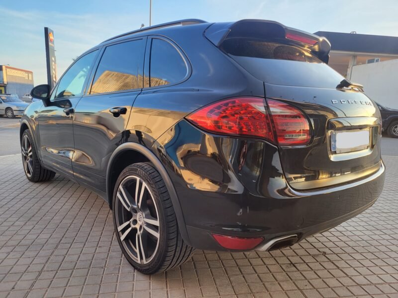 PORSCHE Cayenne 3.0
