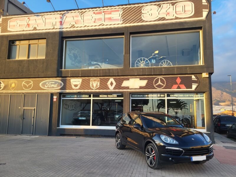 PORSCHE Cayenne 3.0