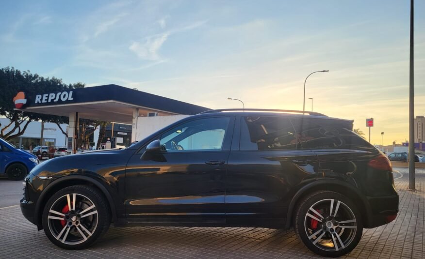 PORSCHE Cayenne 3.0