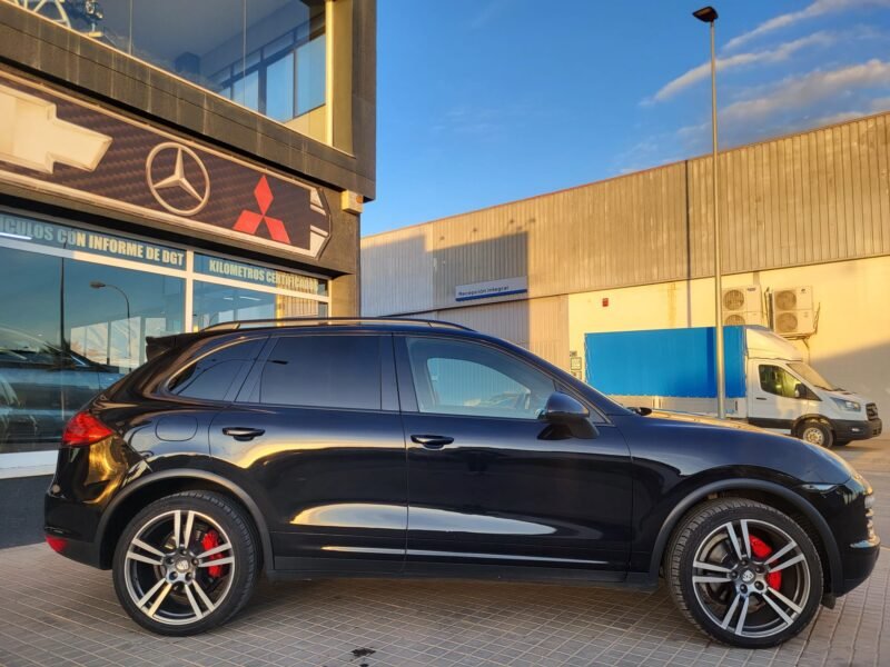 PORSCHE Cayenne 3.0