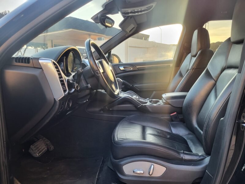 PORSCHE Cayenne 3.0