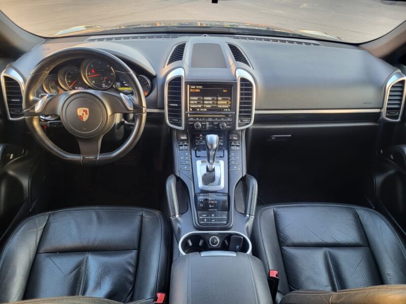 PORSCHE Cayenne 3.0
