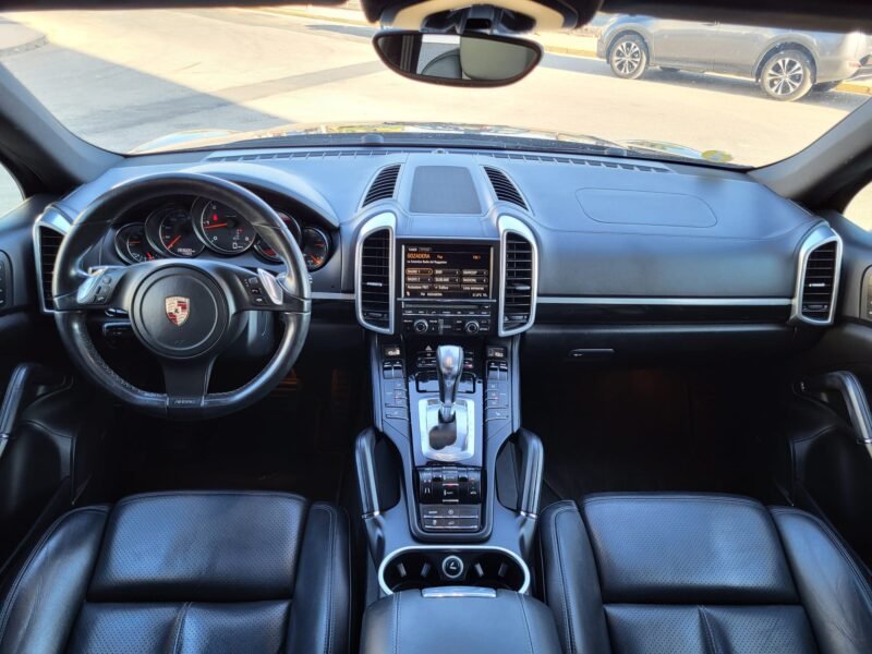 PORSCHE Cayenne 3.0