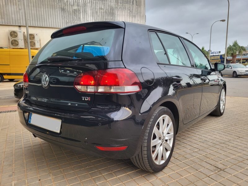 VOLKSWAGEN Golf 1.6 TDI