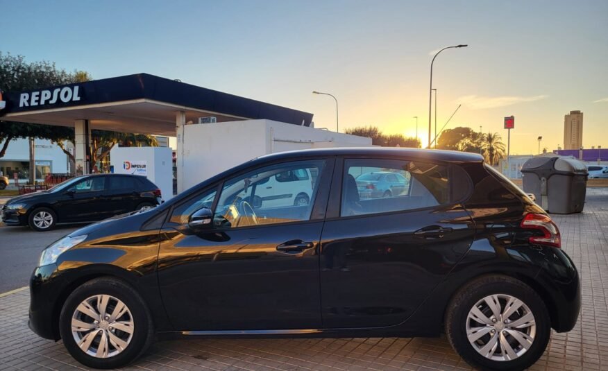 PEUGEOT 208 1.4 HDI