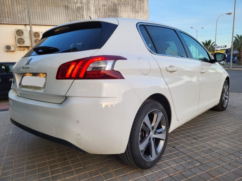 PEUGEOT 308 1.6 BlueHDI
