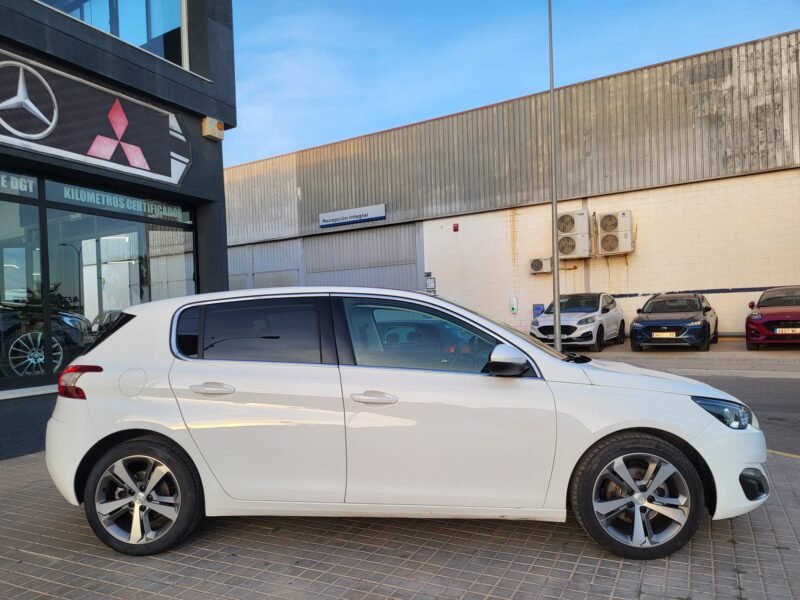 PEUGEOT 308 1.6 BlueHDI
