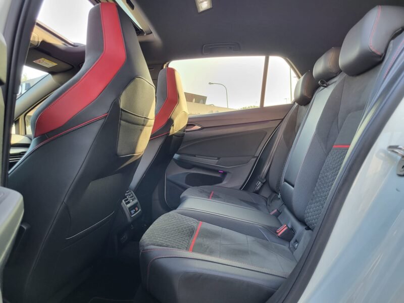 VOLKSWAGEN Golf GTI CLUBSPORT