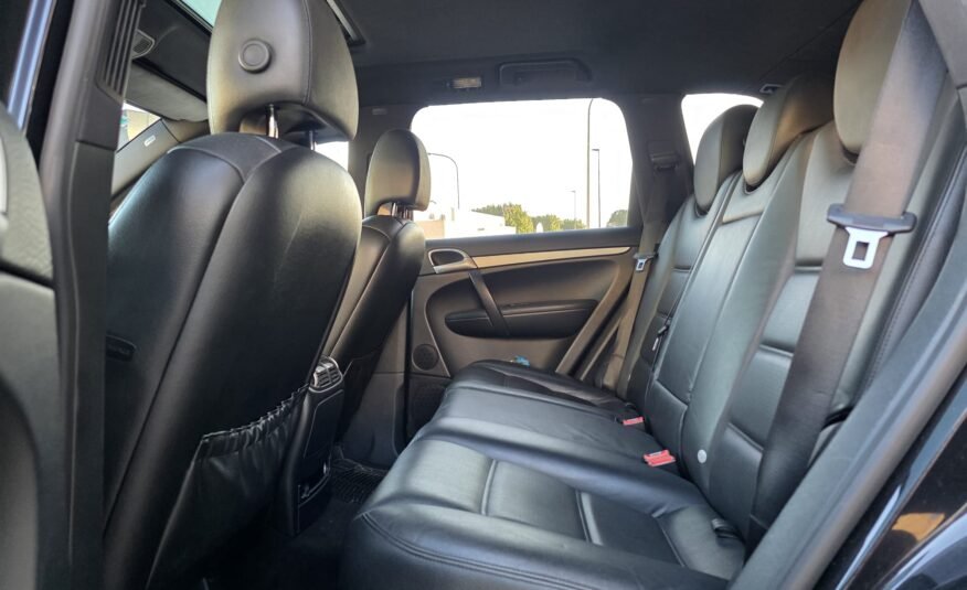 PORSCHE CAYENNE 3.0