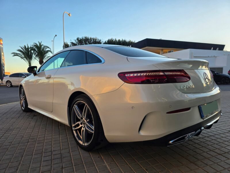 MERCEDES BENZ CLASE E COUPE 220 D