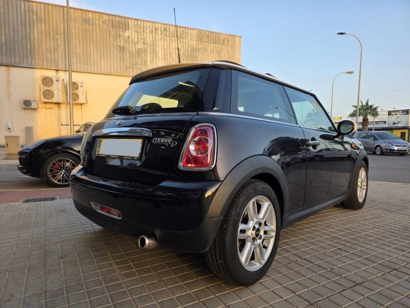 MINI COOPER D 1.6