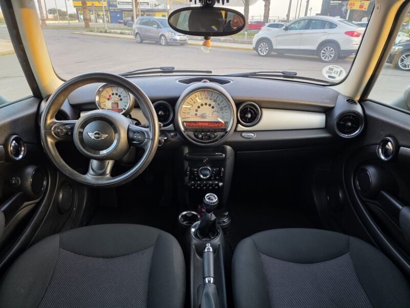 MINI COOPER D 1.6
