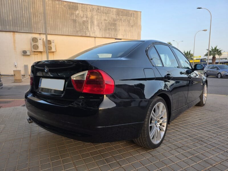 BMW SERIE 320D E90