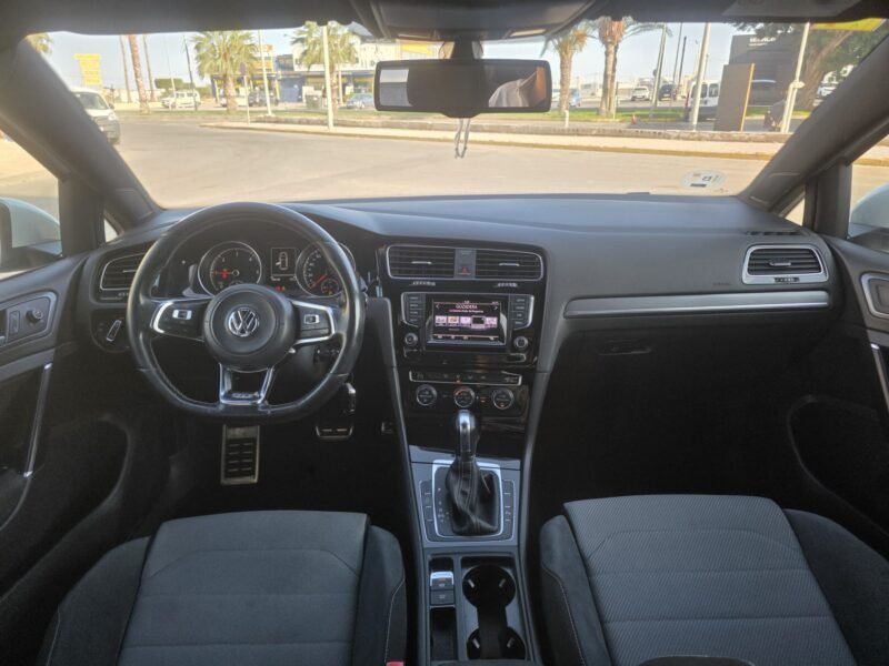 VOLKSWAGEN Golf 1.6 TDI