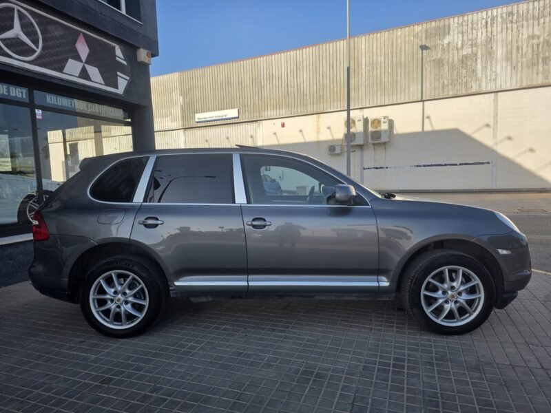 PORSCHE CAYENNE 3.0 TD