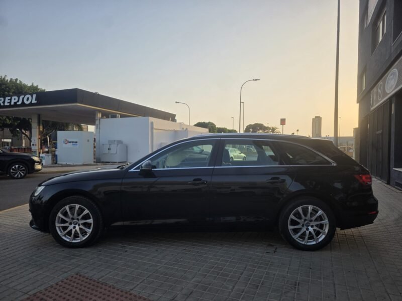 AUDI A4 AVANT