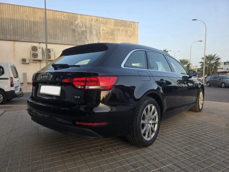AUDI A4 AVANT