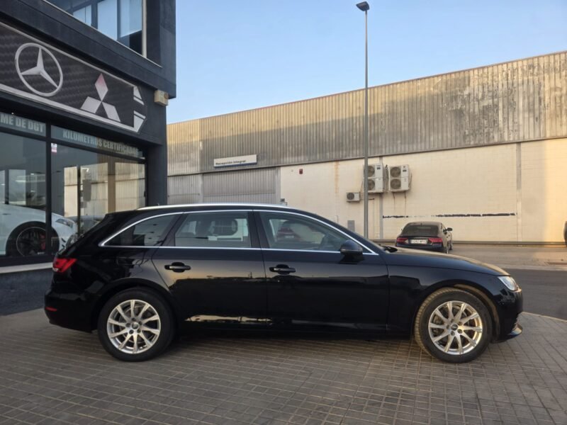 AUDI A4 AVANT