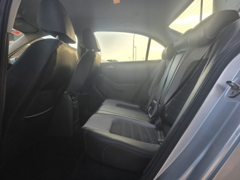 VOLKSWAGEN JETTA 2.0 TDI