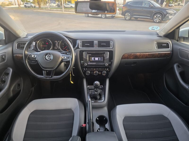 VOLKSWAGEN JETTA 2.0 TDI