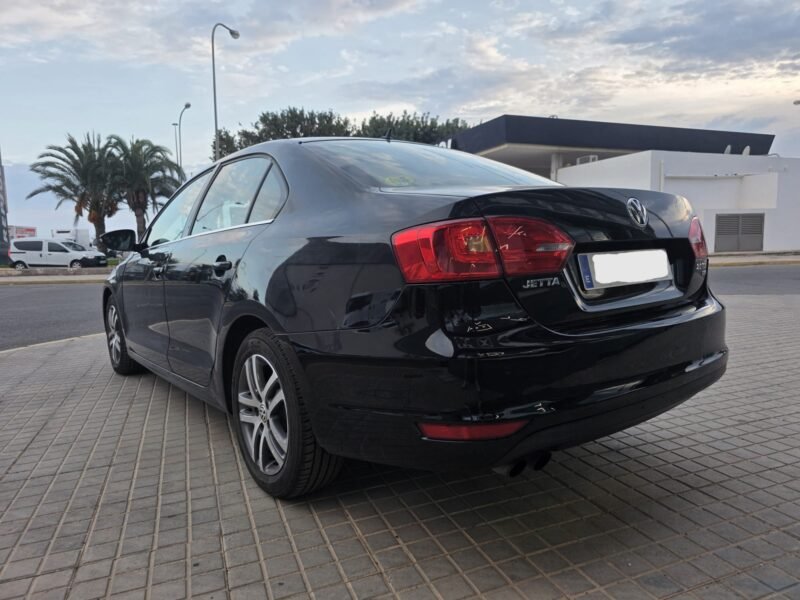 VOLKSWAGEN JETTA 2.0 TDI