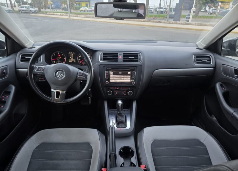VOLKSWAGEN JETTA 2.0 TDI